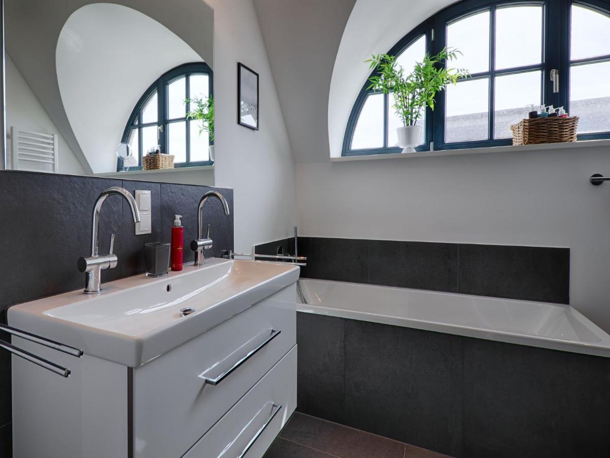 Reetland Am Meer - Premium Reetdachvilla Mit 3 Schlafzimmern, Sauna Und Kamin F27 Дранске Екстериор снимка